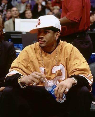 北京半场三分11中8，翟晓川&张才仁同砍11分（北京队半场三分11投8中，翟晓川与张才仁各得11分）