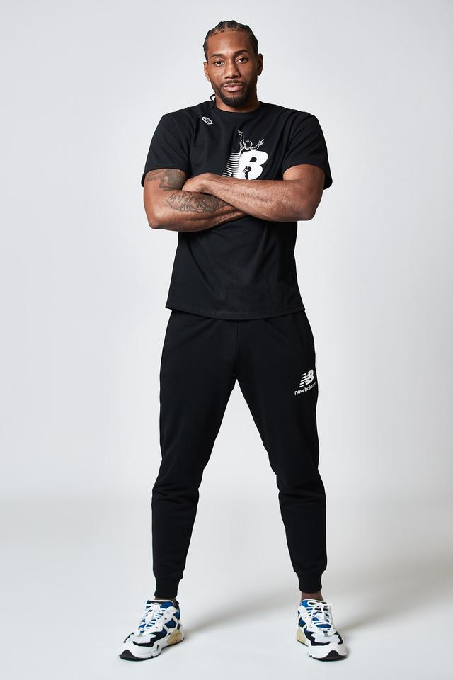 里夫斯重伤！湖人23分惨败火箭，谁是输球罪魁祸首？数据不会说谎（里夫斯伤退！湖人遭火箭23分羞辱，输球该怪谁？数据给出真相）