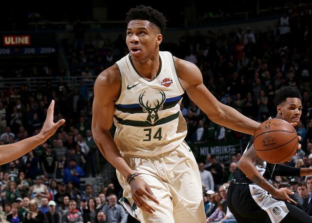 拜仁官方：穆西亚拉今天完成了部分单独训练（拜仁通报：穆西亚拉今日已进行部分个人训练）